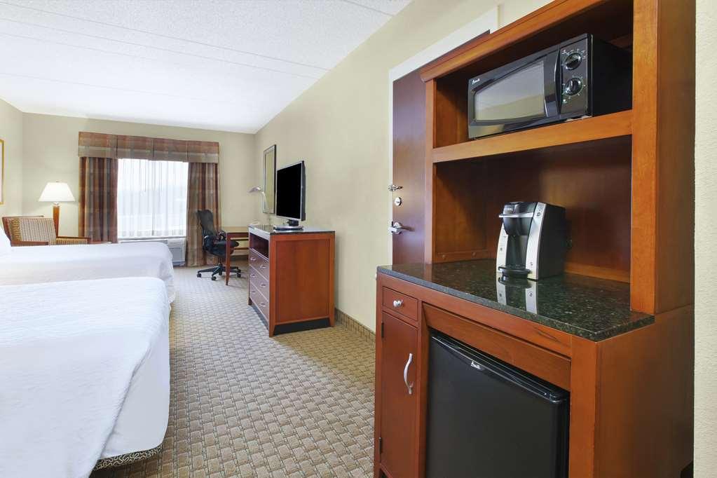 Hilton Garden Inn Clarksburg Room photo